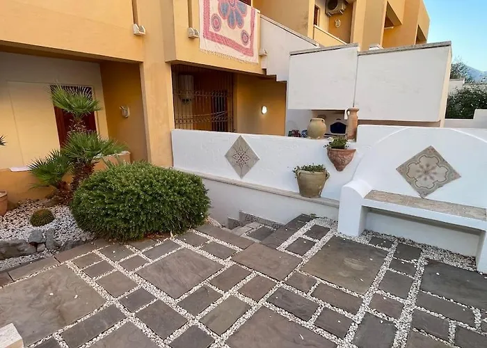 Appartamento Con Giardino A Due Passi Dal Mare.