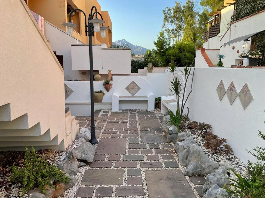 Appartamento Con Giardino A Due Passi Dal Mare.
